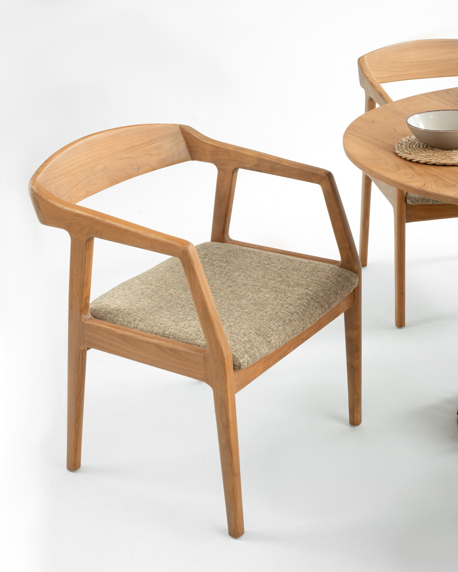 MUSHROOM DINING TABLE &HENDRY CHAIR Thumbnail